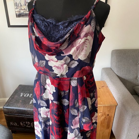 David’s Bridal Wedding Guest Dress City Triangles floral, High low, stra… - Picture 3 of 8